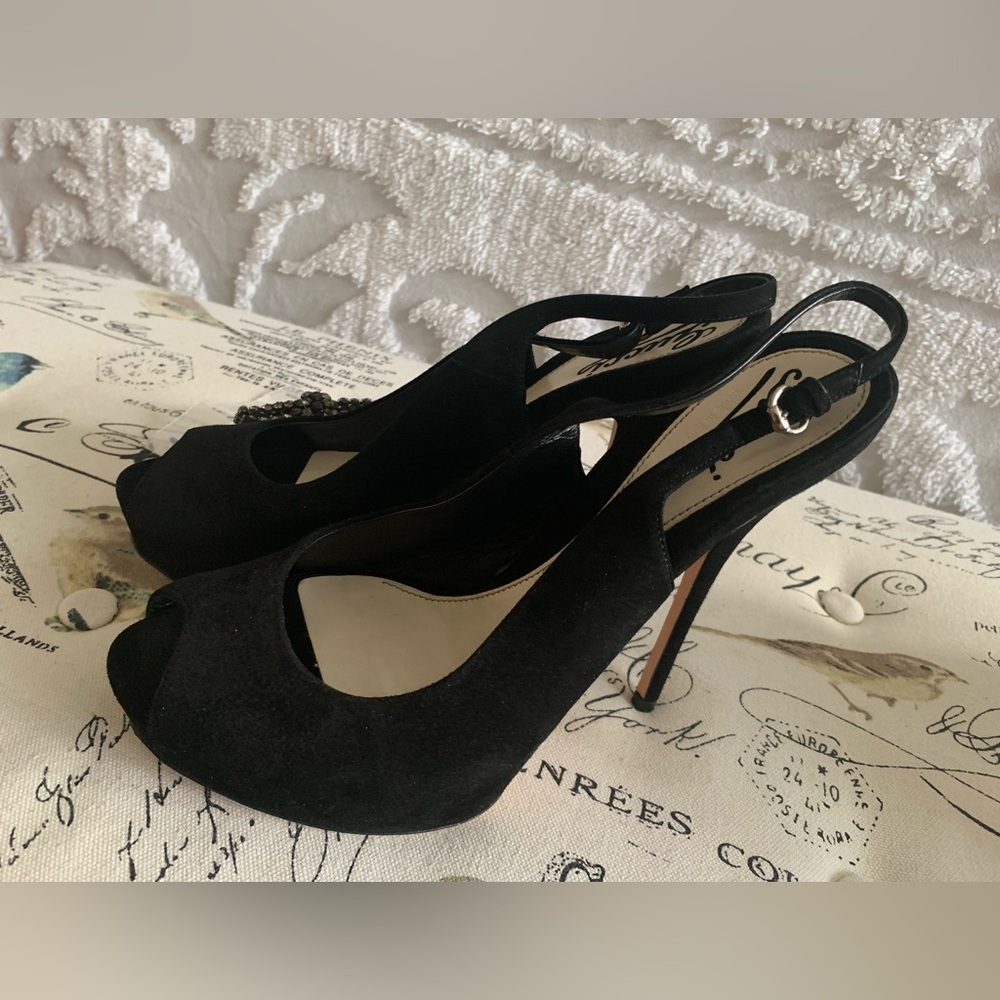 GUCCI Authentic Shoes: Black Suede, Peep-Toe, 1 Rhinestone Bow, 5.5 inch Heel 39 - Picture 3 of 16